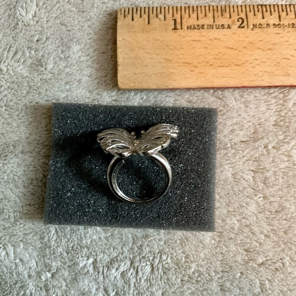 Classic Avon Pretty Pave Butterfly Ring - Picture 4 of 6